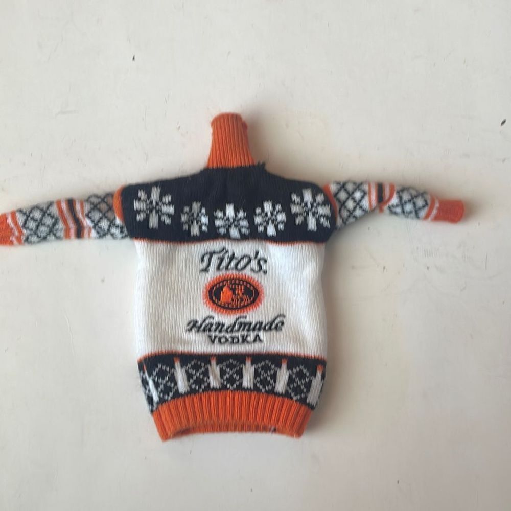 Beer Bottle Koozie Insulator Sweater Knit Tito’s Handmade Vodka